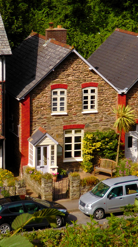 Picture-of-the-front-view-of-No-13-a-Holiday-Cottage-in-Lynmouth-Devon